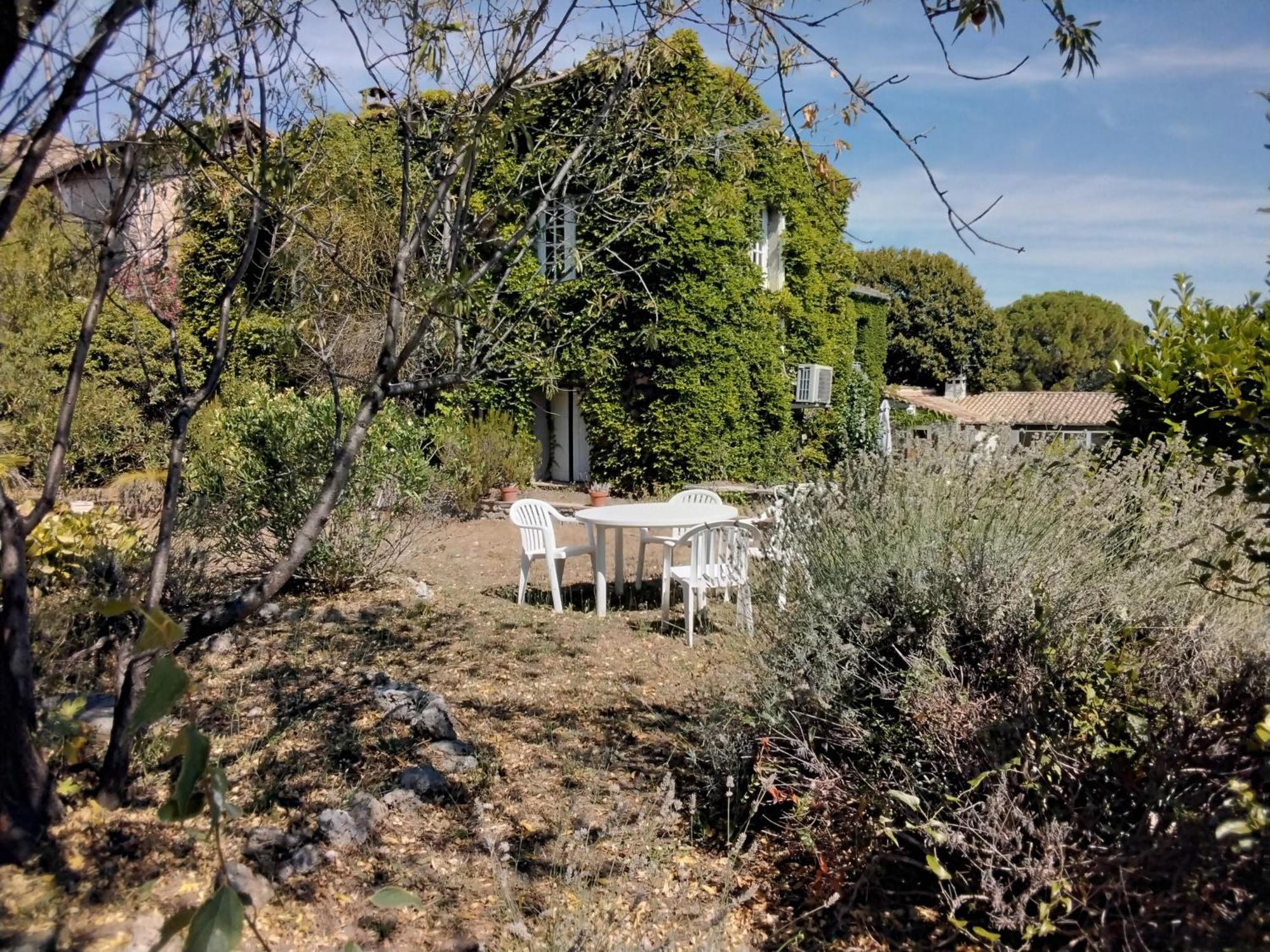 Le Domaine Du Soulier -Gite Et Chambres D'Hotes - La Maison Du Gardien Tornac Exterior foto